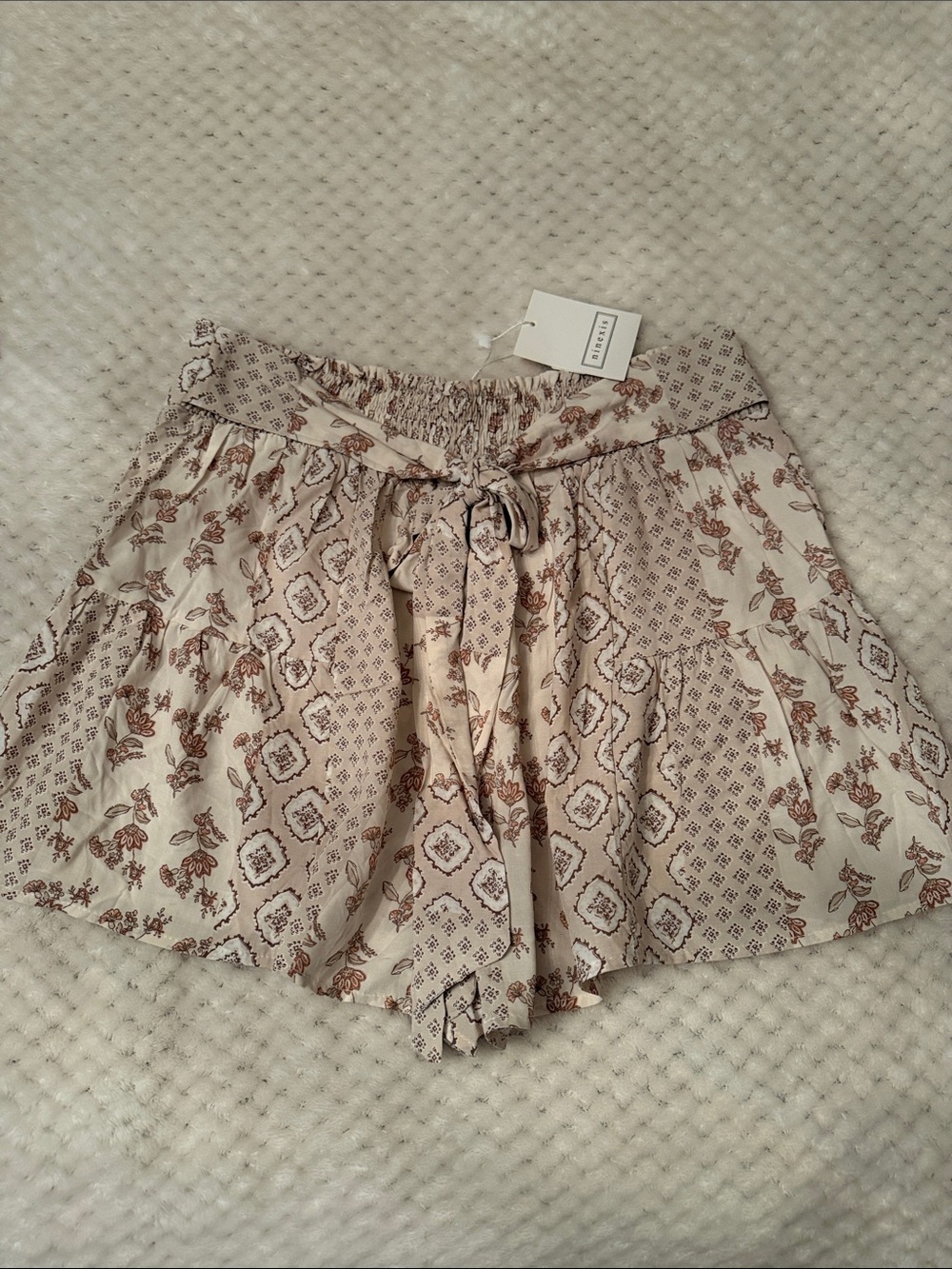 High-Waist Floral Print Pull-On Shorts in Beige